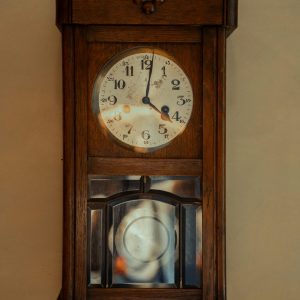 Horloge Murale Rénovée Sans Pile – Finition huile végétale